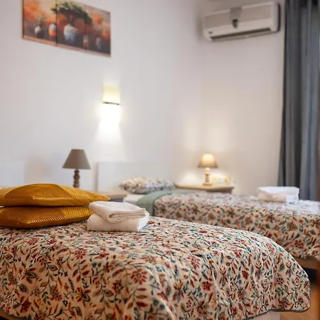 Апартаменти Location 2 Bedroom Next To The *