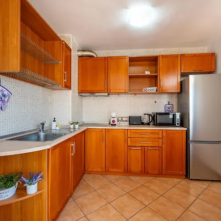 Location 2 Bedroom Next To The * Варна