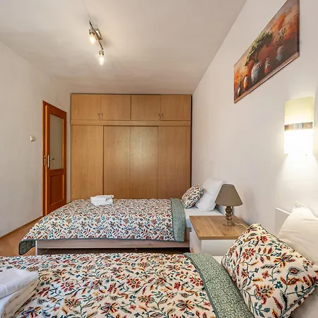 Location 2 Bedroom Next To The * Варна