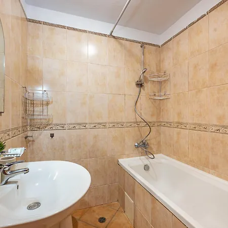 Location 2 Bedroom Next To The Апартаменти *