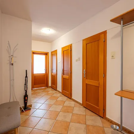 Location 2 Bedroom Next To The Апартаменти